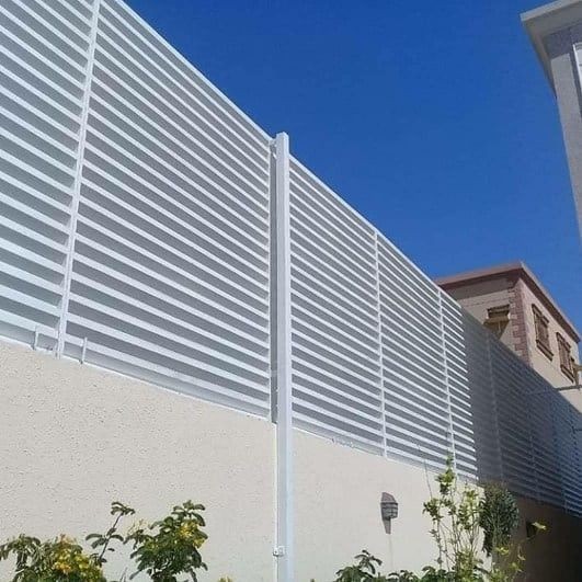 سواتر بلاستيكية مقاومة في جدة | حماية وأناقة من ديار المملكة